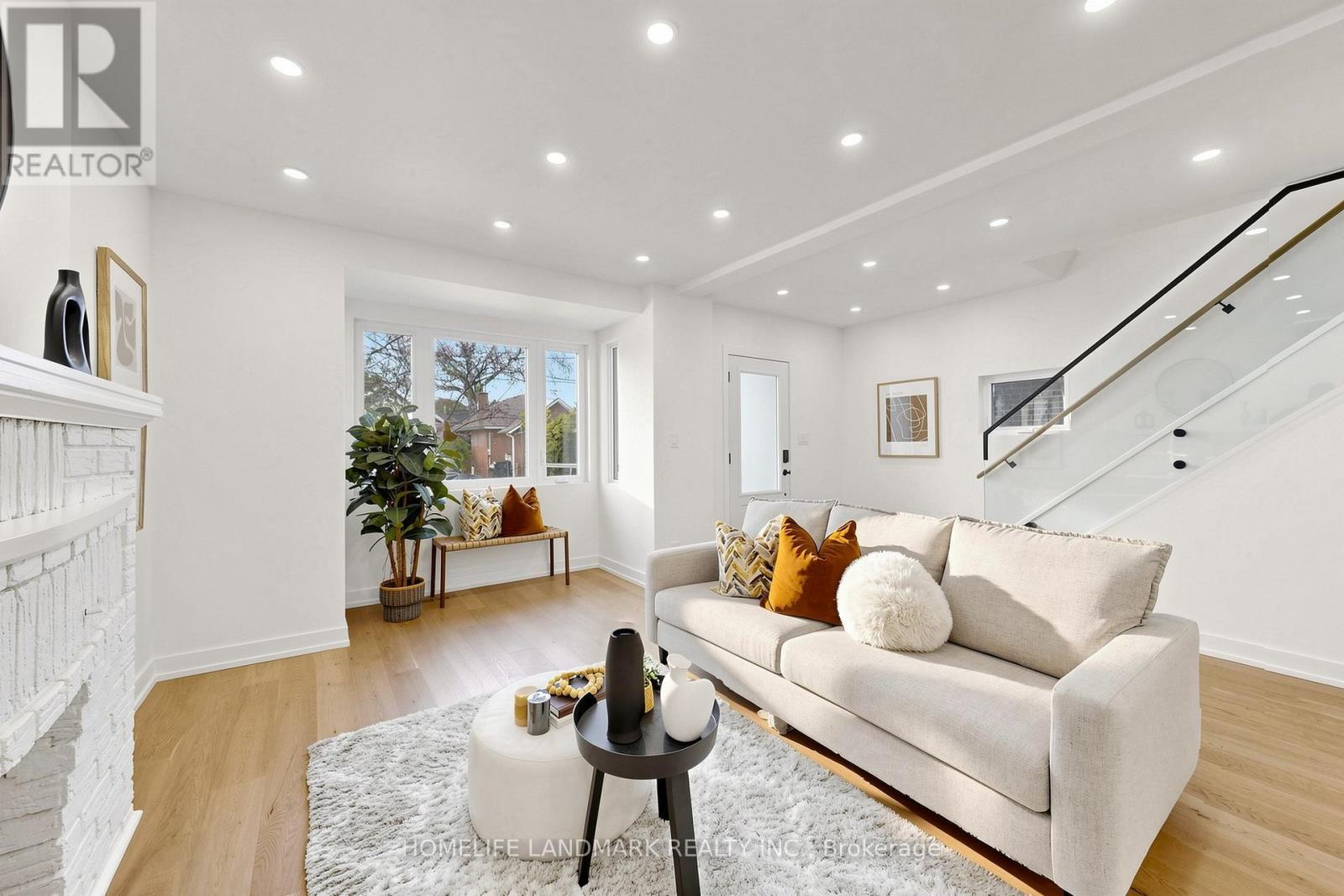 55 Chilton Road, Toronto, ON - Indoor Photo Showing Living Room