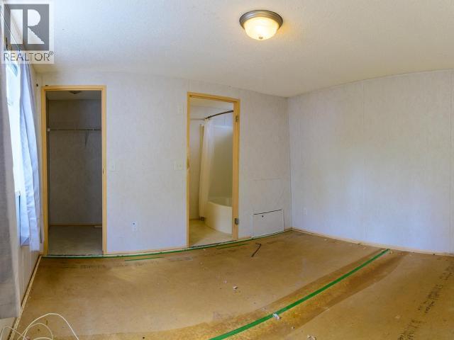 411-989 Range Road, Whitehorse, YT - Indoor Photo Showing Other Room