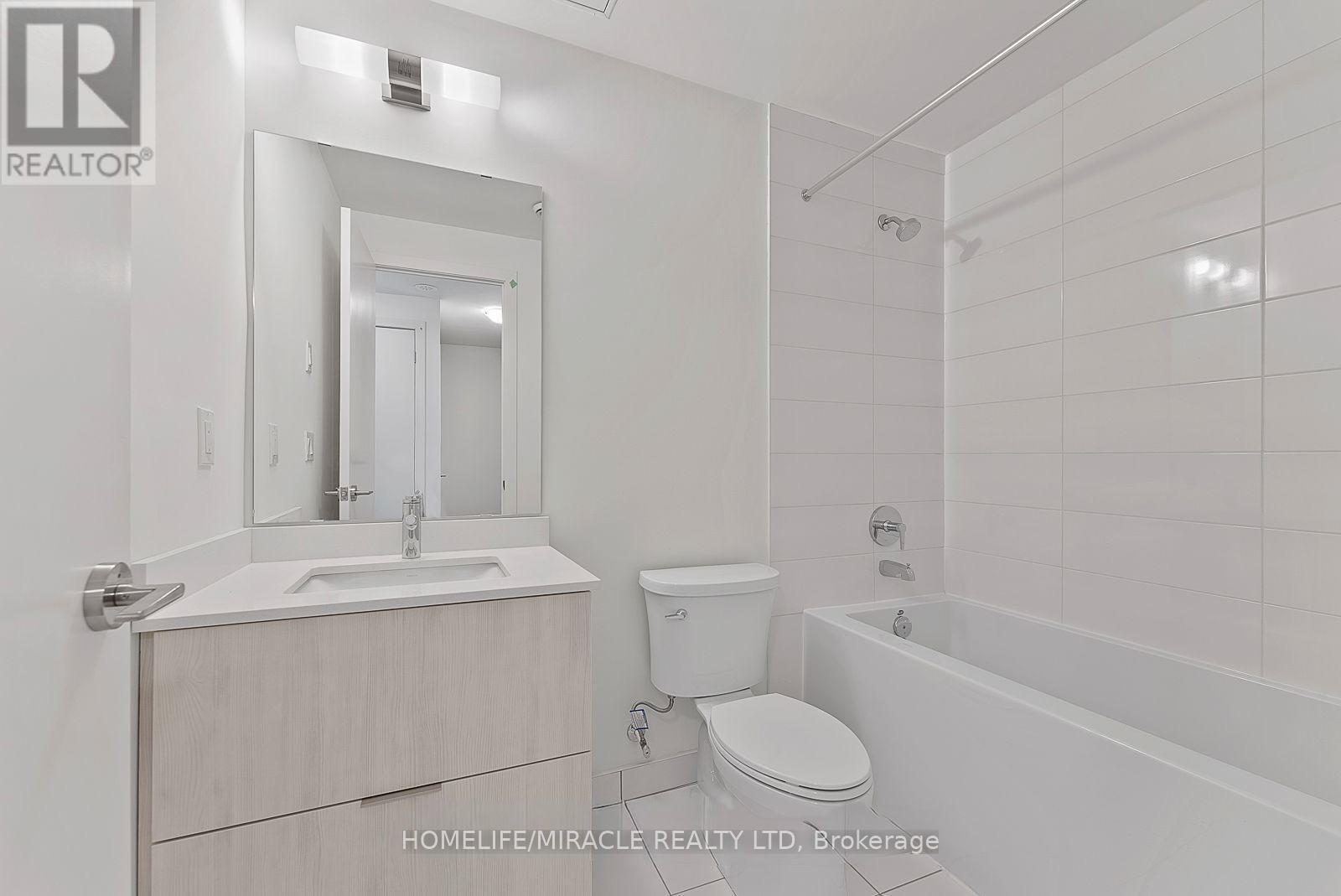Th704 - 5 Steckley House Lane, Richmond Hill, ON - Indoor Photo Showing Bathroom