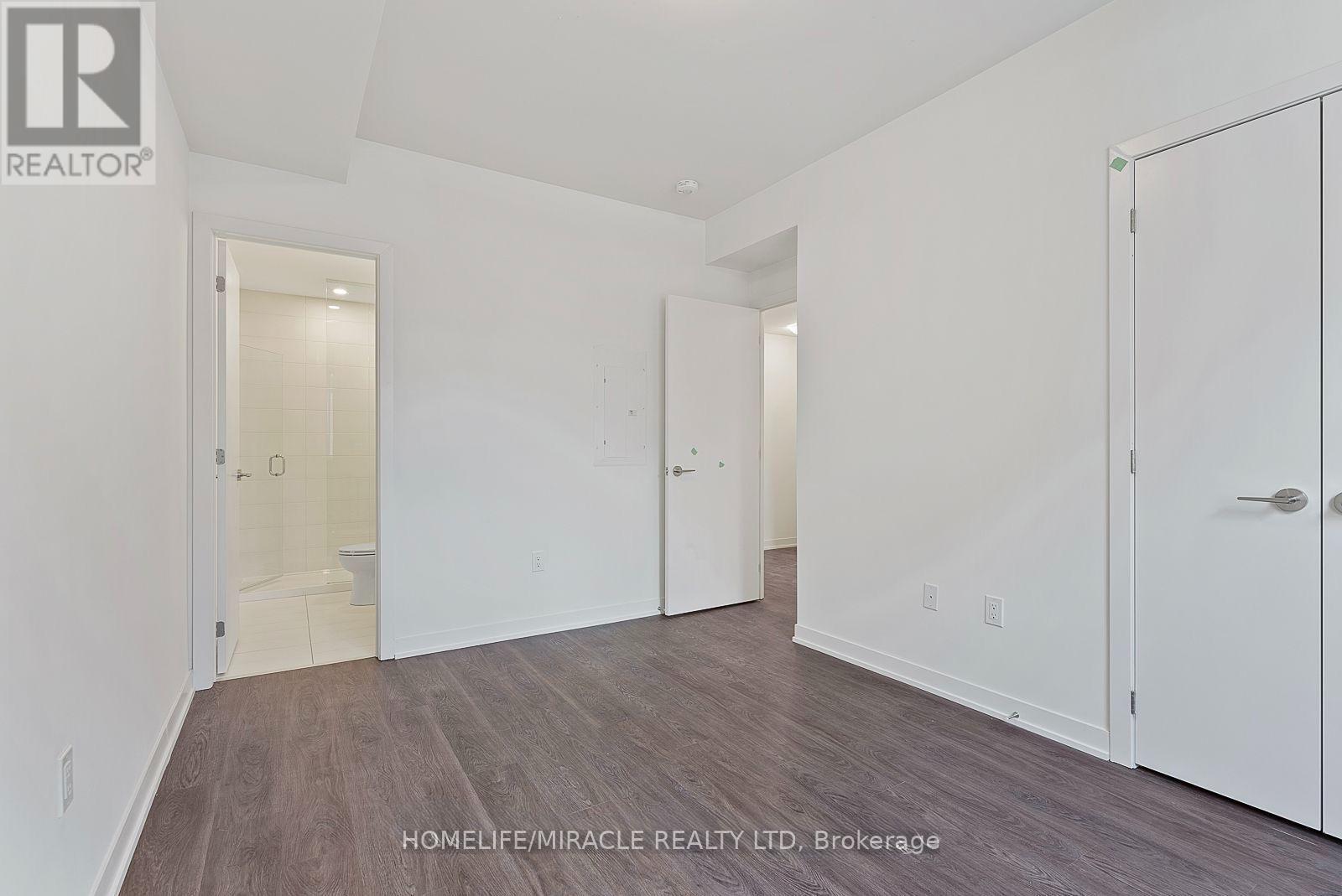 Th704 - 5 Steckley House Lane, Richmond Hill, ON - Indoor Photo Showing Other Room