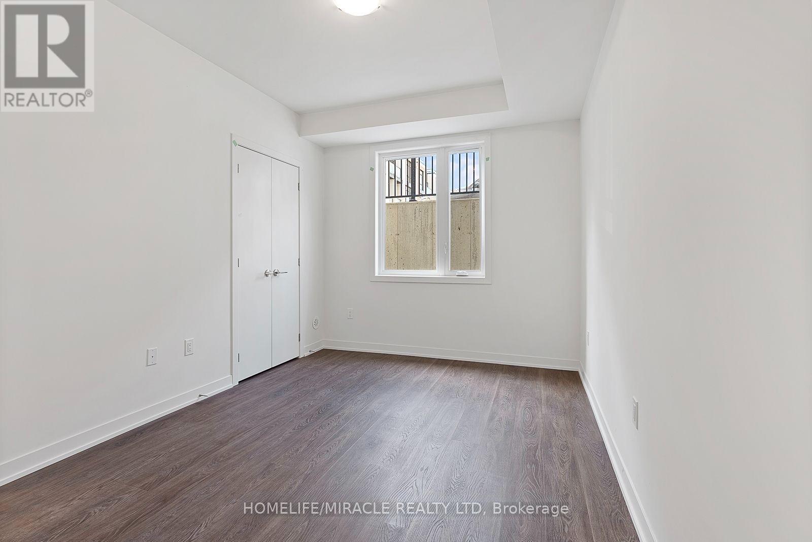 Th704 - 5 Steckley House Lane, Richmond Hill, ON - Indoor Photo Showing Other Room