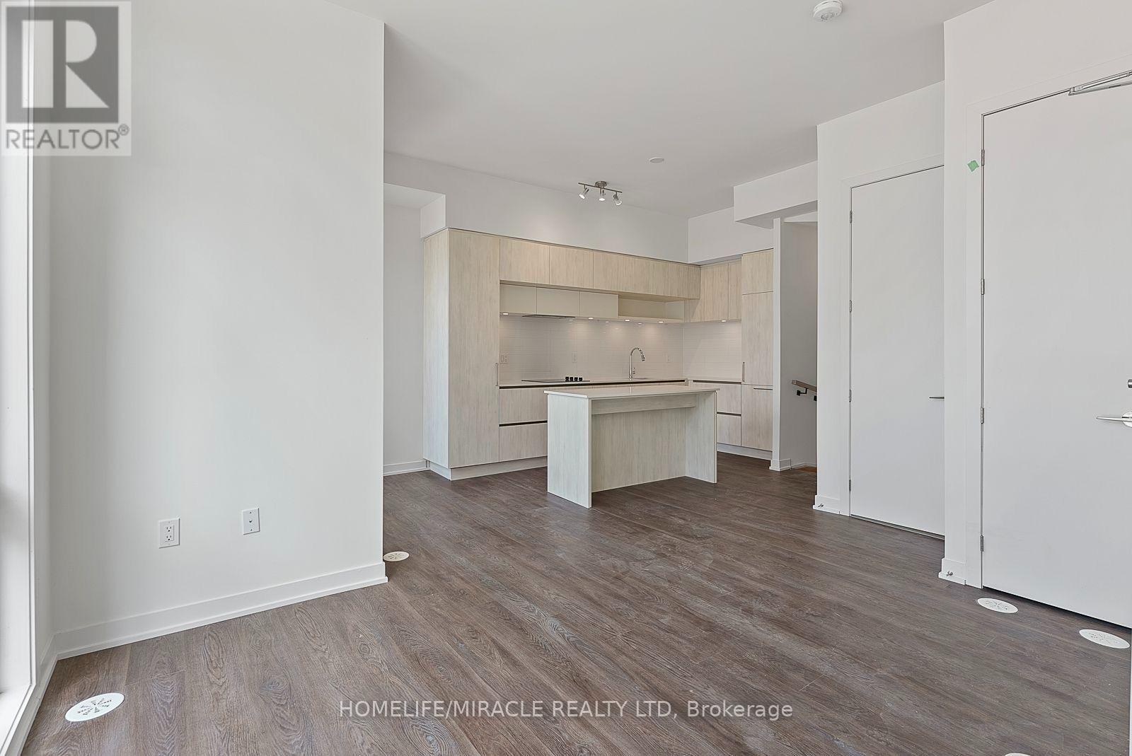 Th704 - 5 Steckley House Lane, Richmond Hill, ON - Indoor Photo Showing Kitchen