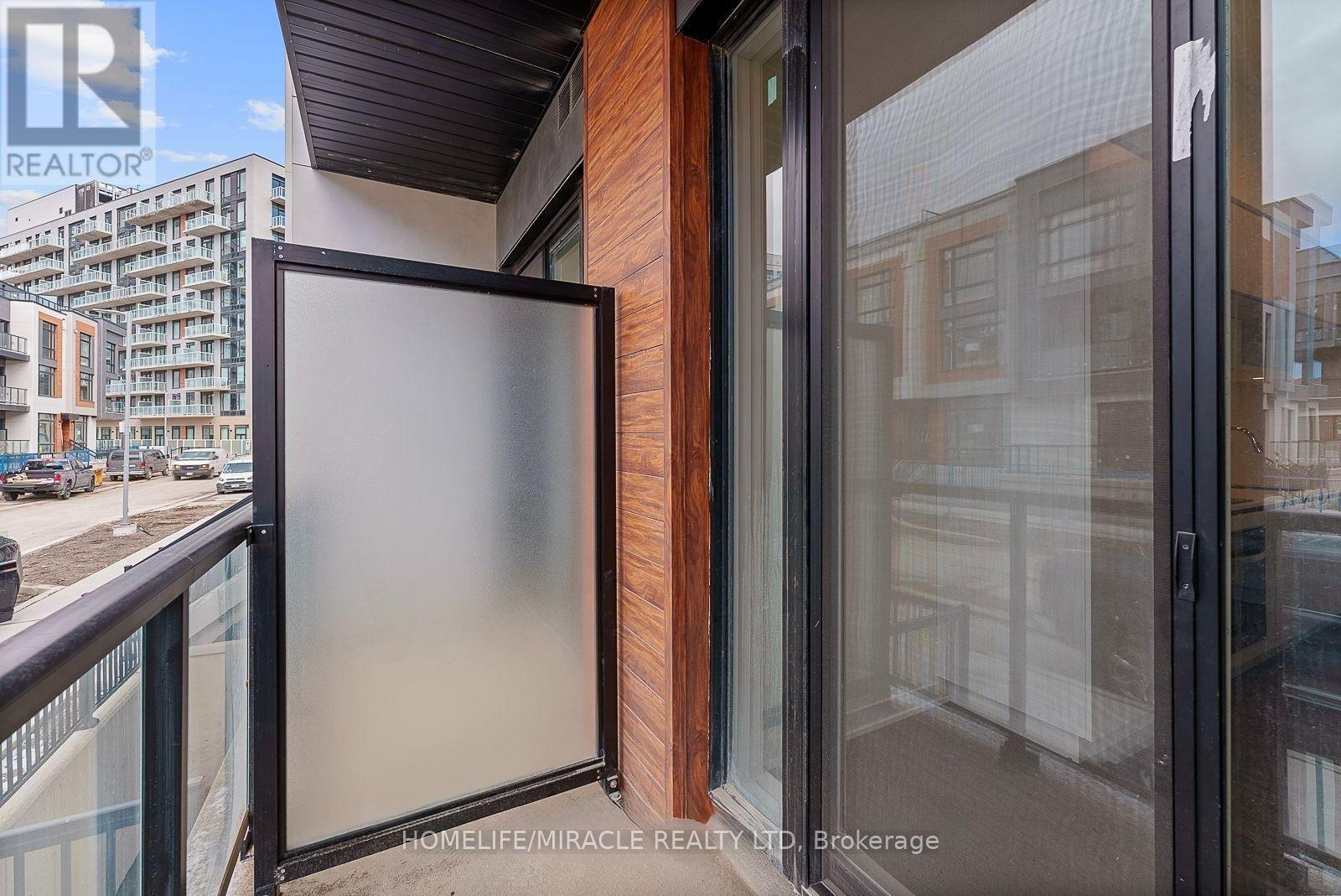 Th704 - 5 Steckley House Lane, Richmond Hill, ON - Outdoor With Exterior
