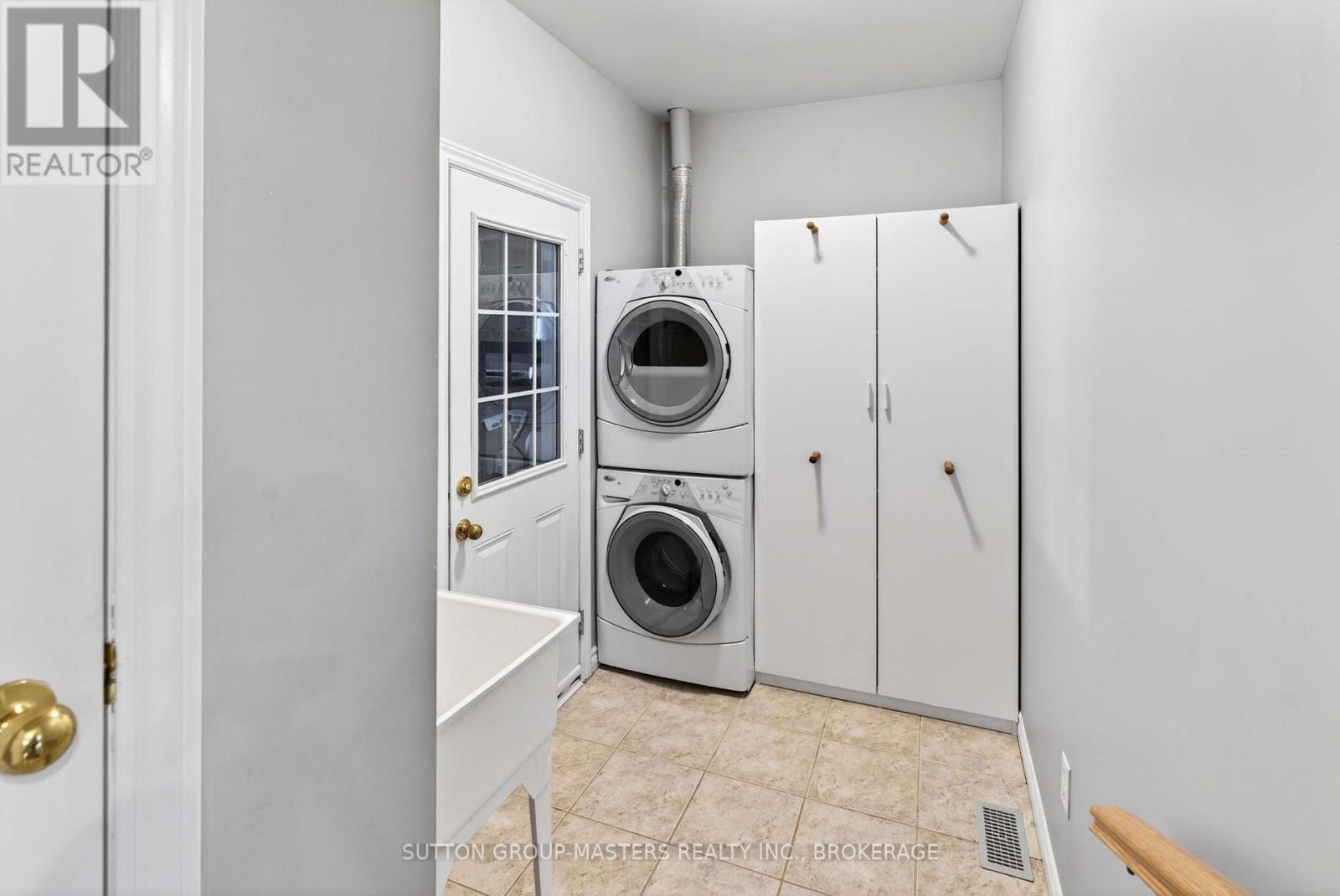 133 Britannia Crescent, Loyalist (Bath), ON - Indoor Photo Showing Laundry Room