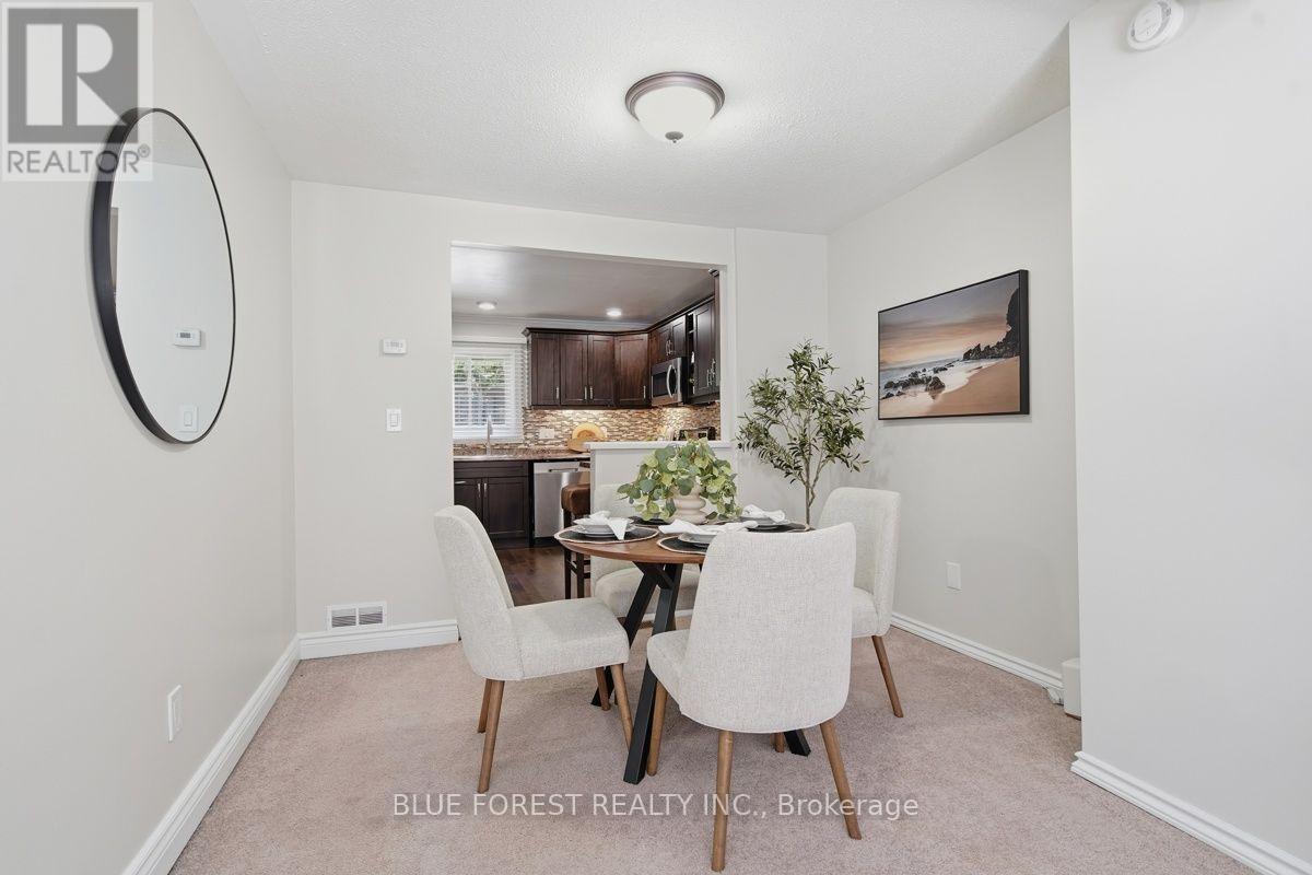 742 Fanshawe Park Road E, London North (North C), ON - Indoor Photo Showing Dining Room