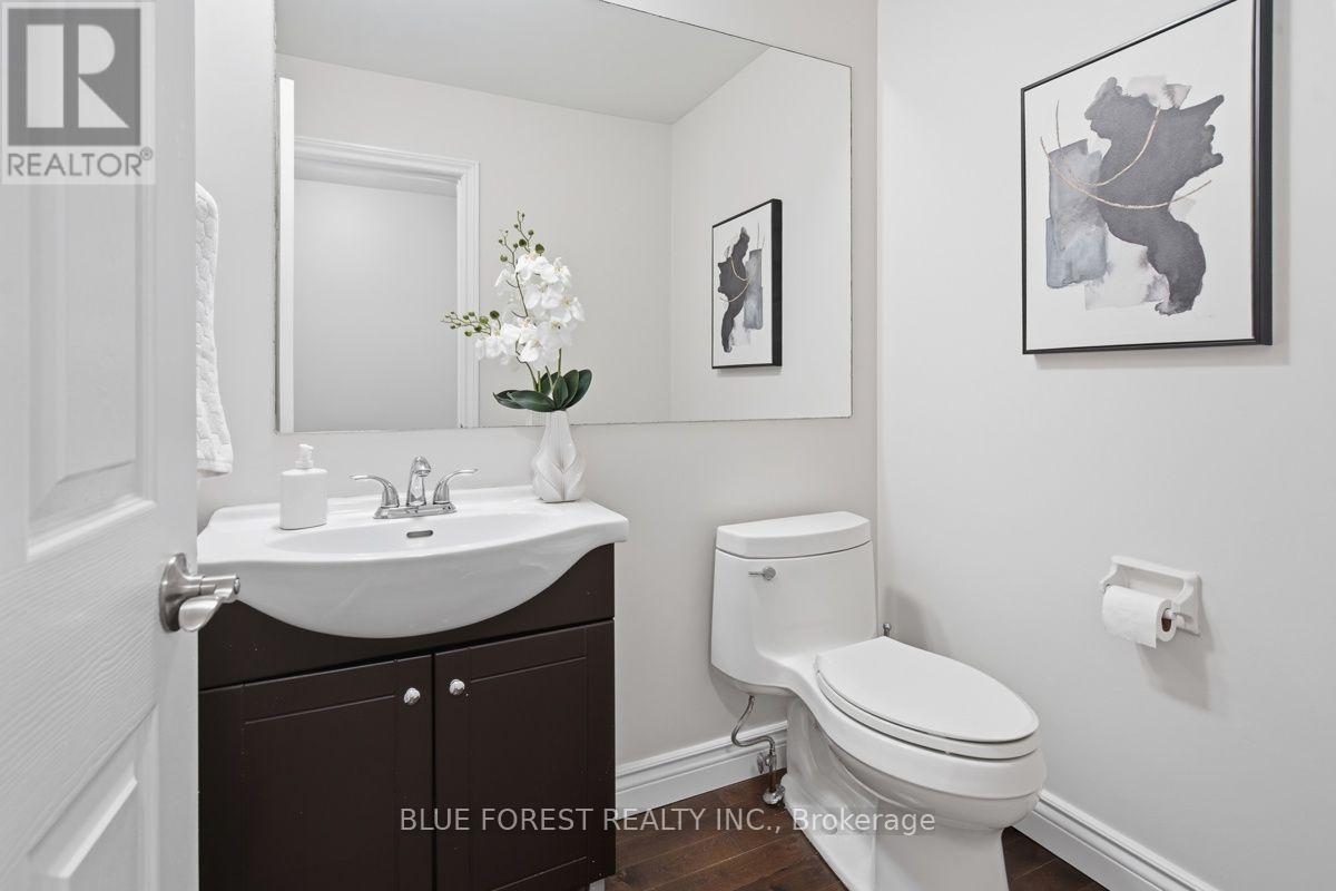 742 Fanshawe Park Road E, London North (North C), ON - Indoor Photo Showing Bathroom