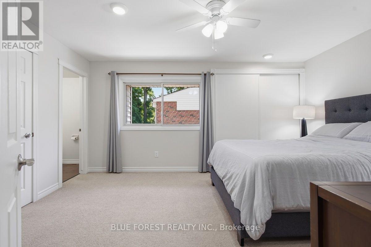 742 Fanshawe Park Road E, London North (North C), ON - Indoor Photo Showing Bedroom