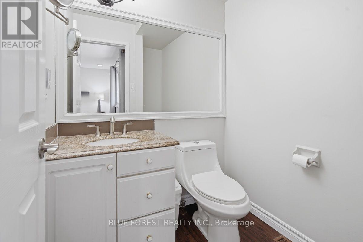 742 Fanshawe Park Road E, London North (North C), ON - Indoor Photo Showing Bathroom