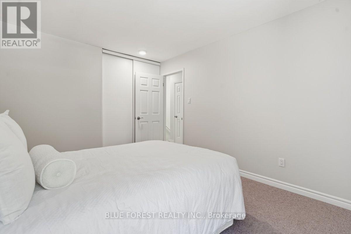 742 Fanshawe Park Road E, London North (North C), ON - Indoor Photo Showing Bedroom