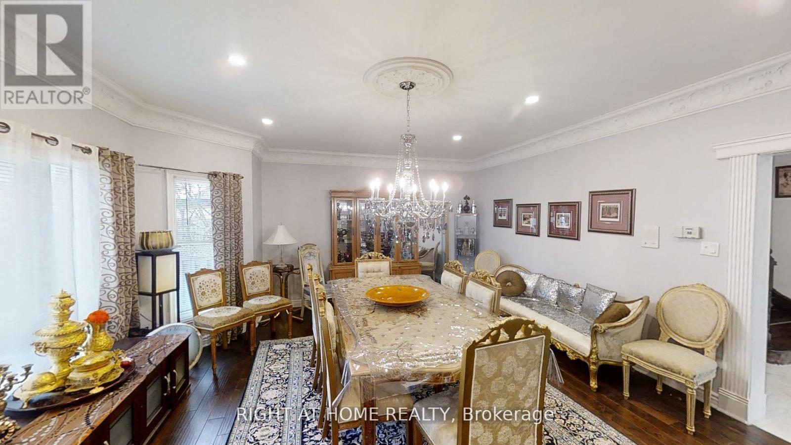 31 Northgate Crescent E, Richmond Hill, ON - Indoor Photo Showing Dining Room