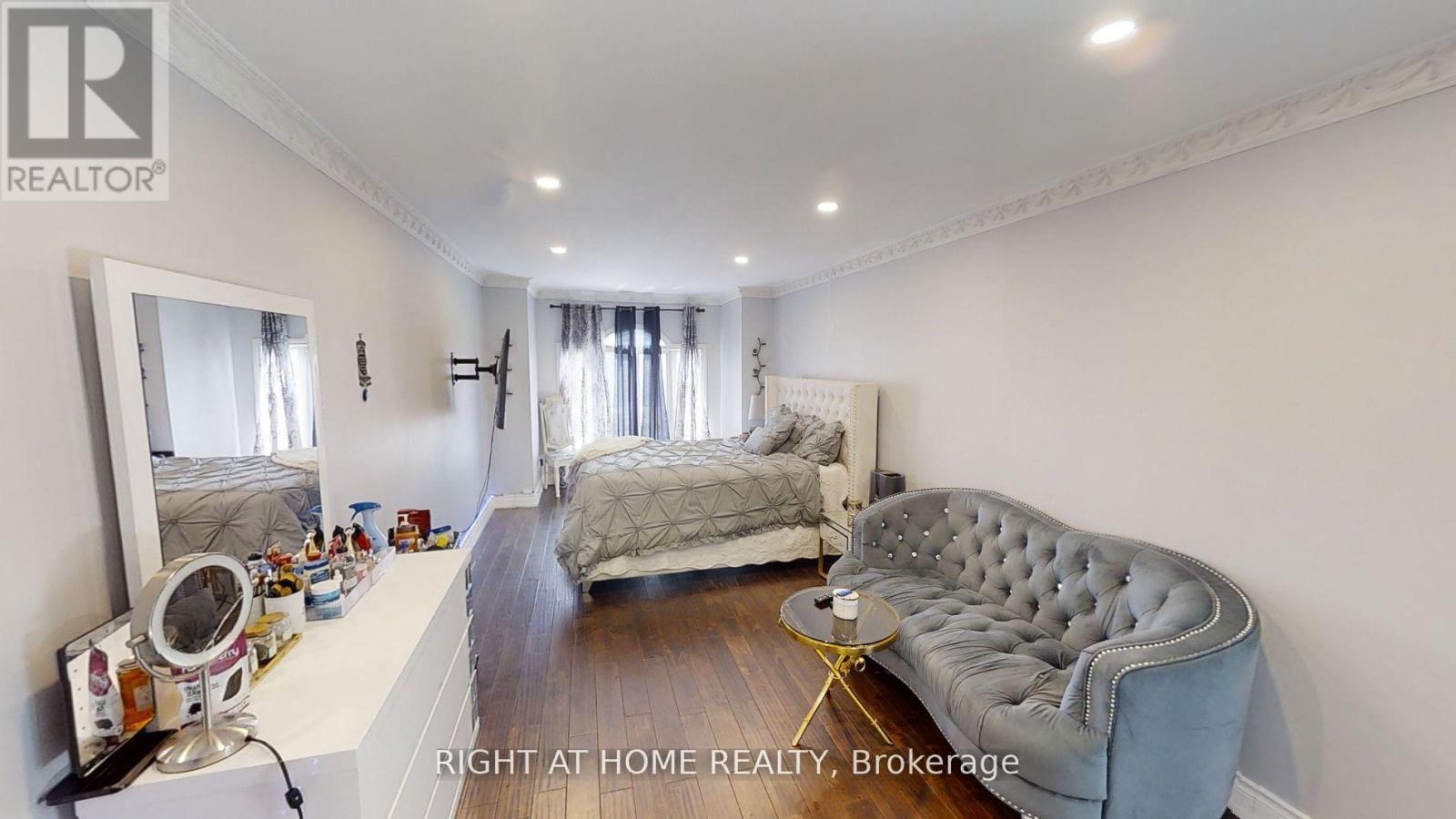 31 Northgate Crescent E, Richmond Hill, ON - Indoor Photo Showing Bedroom
