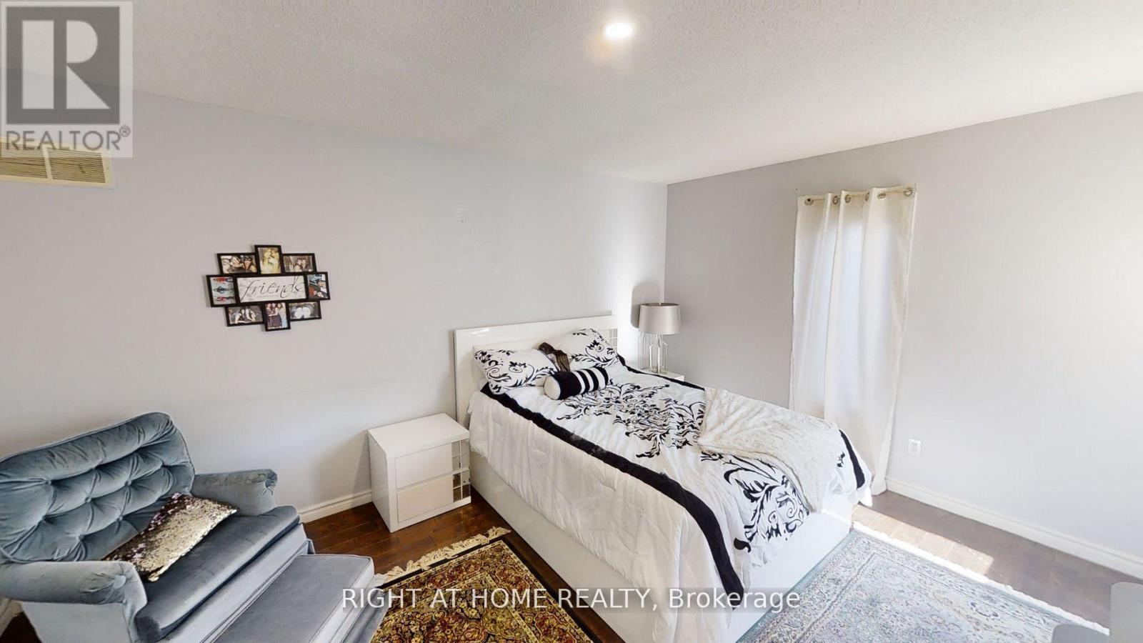 31 Northgate Crescent E, Richmond Hill, ON - Indoor Photo Showing Bedroom