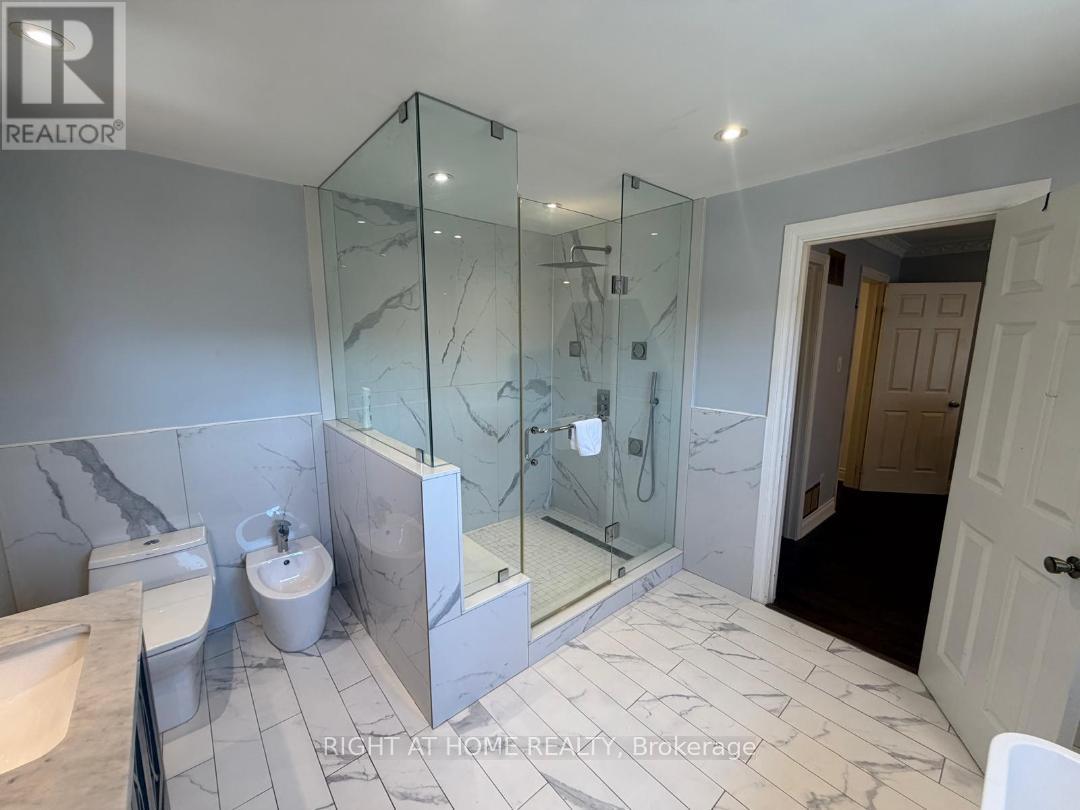 31 Northgate Crescent E, Richmond Hill, ON - Indoor Photo Showing Bathroom