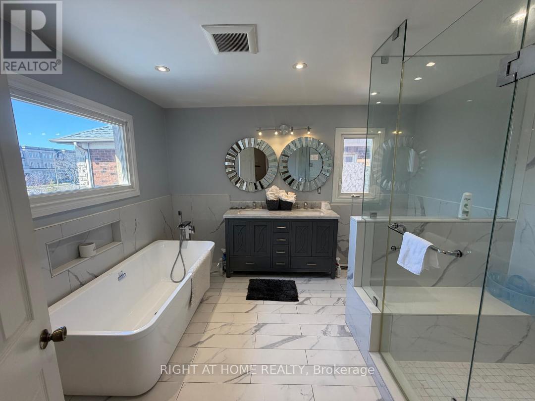 31 Northgate Crescent E, Richmond Hill, ON - Indoor Photo Showing Bathroom