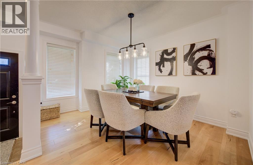 3 Golden Iris Crescent, Hamilton, ON - Indoor Photo Showing Dining Room