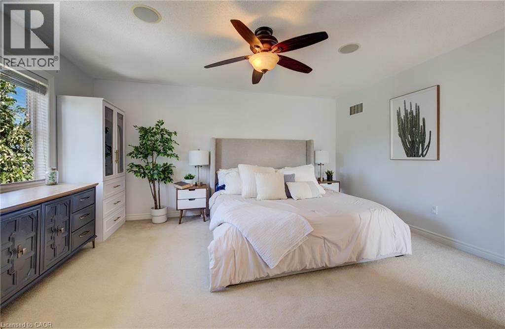 3 Golden Iris Crescent, Hamilton, ON - Indoor Photo Showing Bedroom