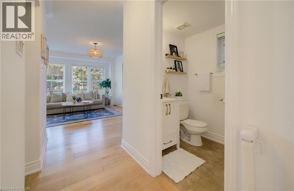 3 Golden Iris Crescent, Hamilton, ON - Indoor