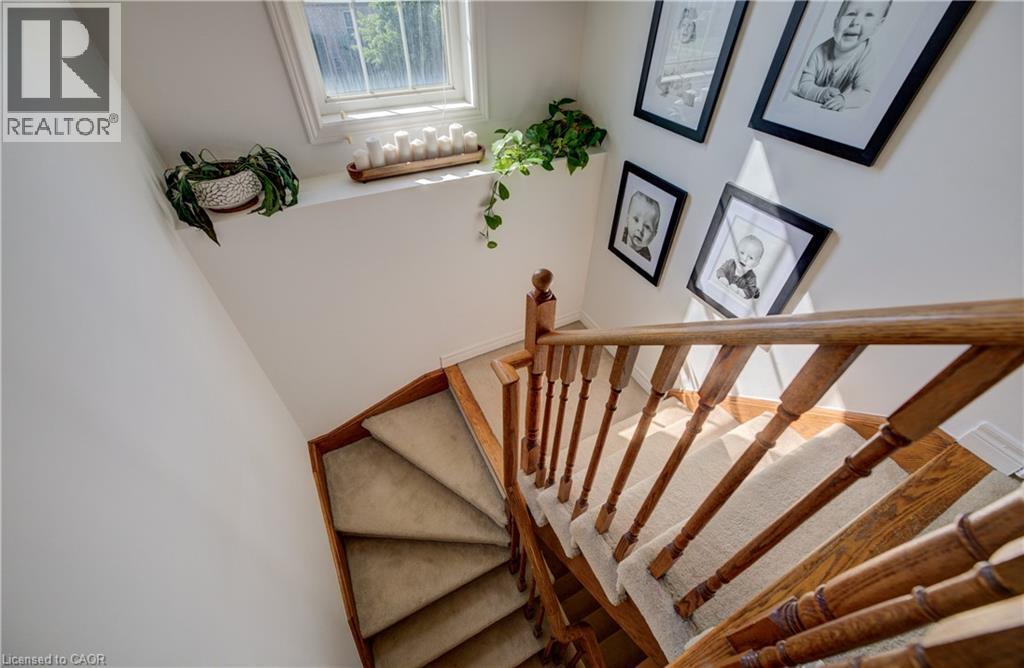 3 Golden Iris Crescent, Hamilton, ON - Indoor Photo Showing Other Room