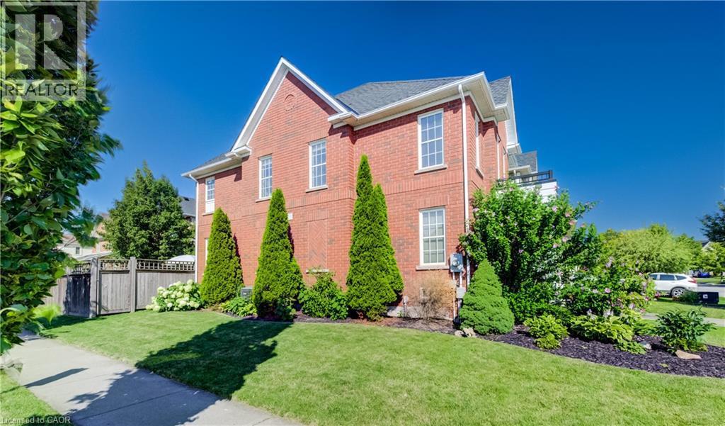 3 Golden Iris Crescent, Hamilton, ON - Outdoor