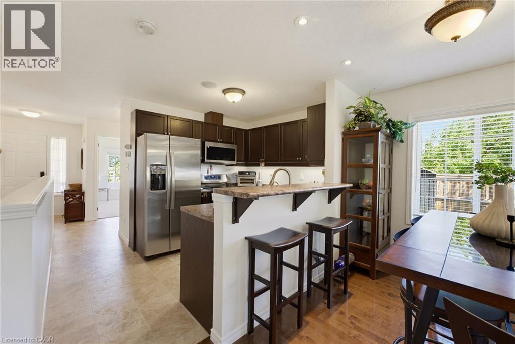 934 Zeller Crescent, Kitchener, ON - Indoor Photo Showing Kitchen