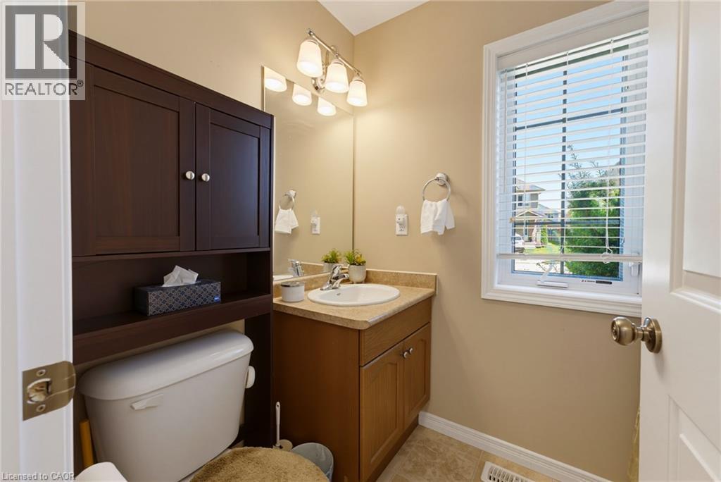 934 Zeller Crescent, Kitchener, ON - Indoor Photo Showing Bathroom
