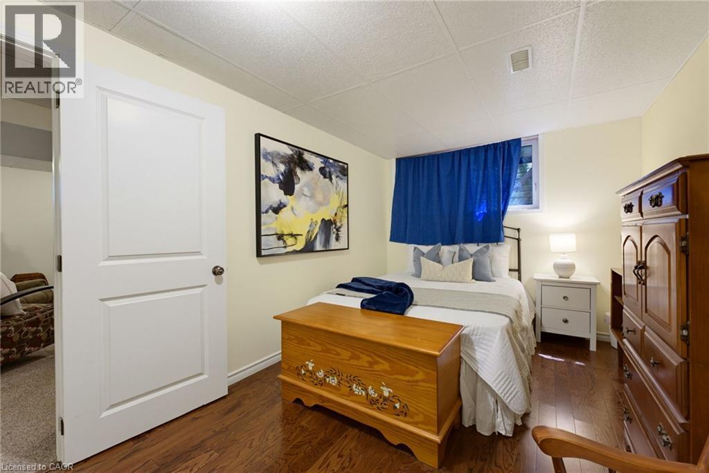 934 Zeller Crescent, Kitchener, ON - Indoor Photo Showing Bedroom