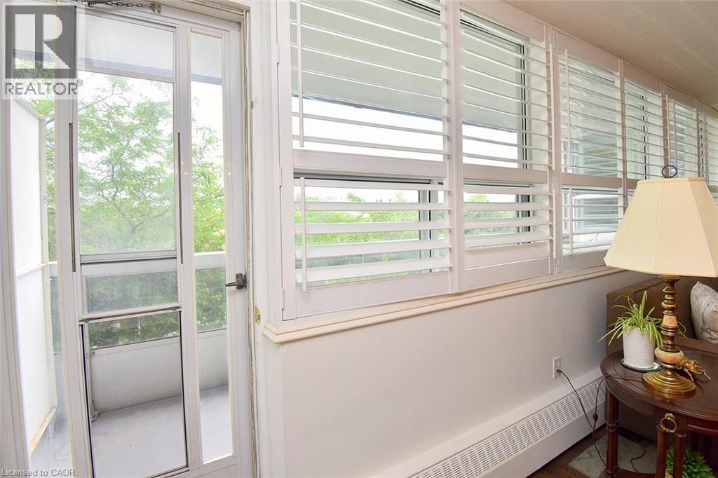 2263 Marine Drive Unit# 401, Oakville, ON - Indoor Photo Showing Other Room