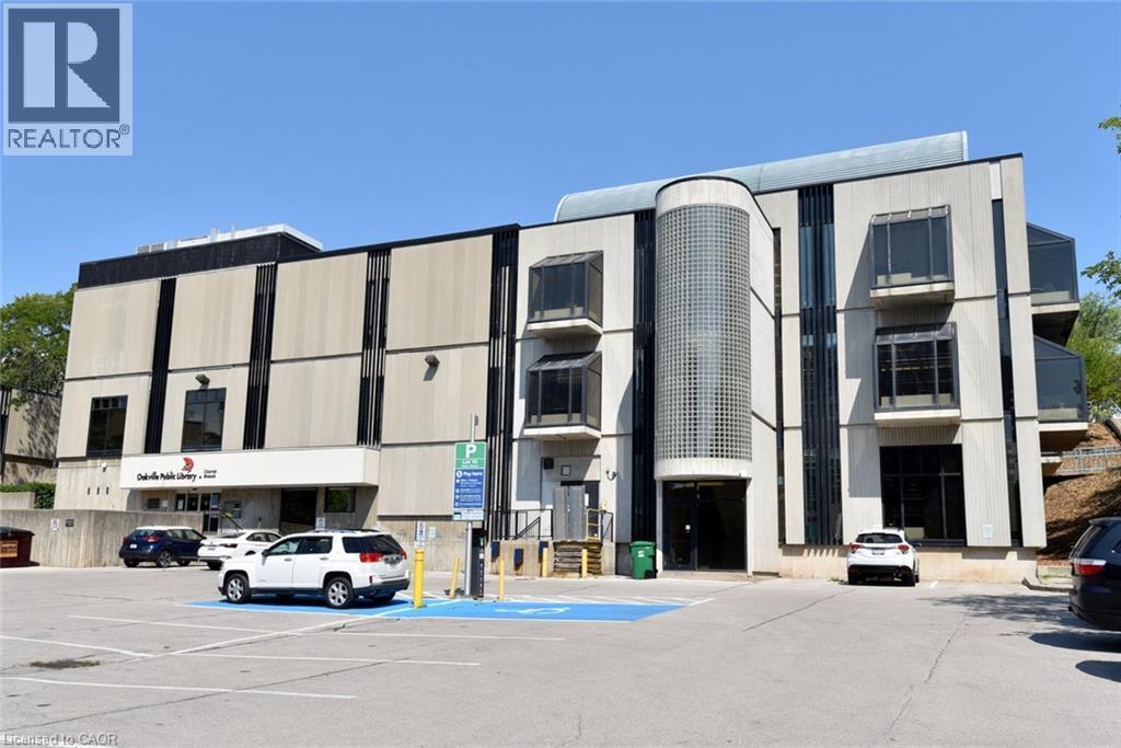 2263 Marine Drive Unit# 401, Oakville, ON - Outdoor