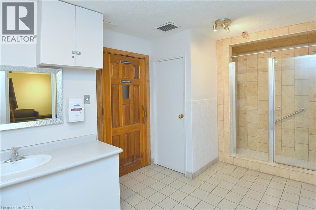 2263 Marine Drive Unit# 401, Oakville, ON - Indoor Photo Showing Bathroom