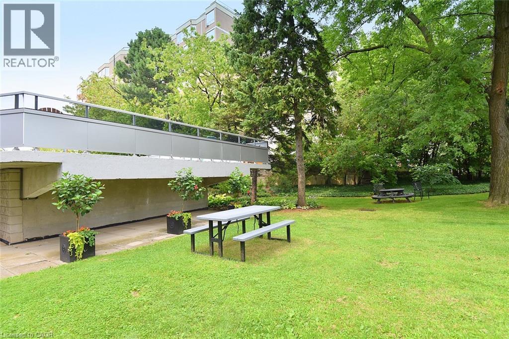 2263 Marine Drive Unit# 401, Oakville, ON - Outdoor