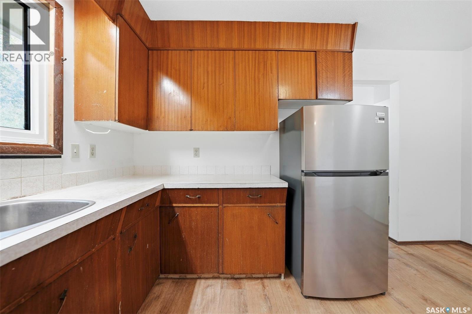 206 Carleton Drive, Saskatoon, SK - Indoor Photo Showing Kitchen