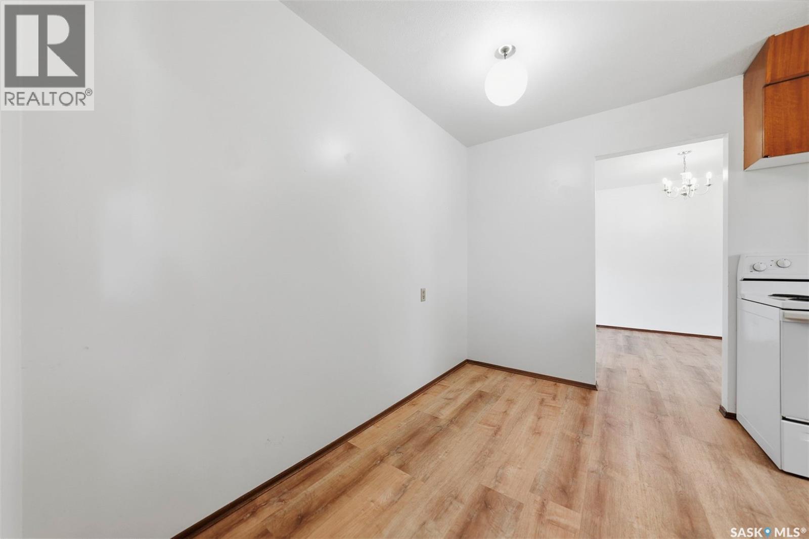 206 Carleton Drive, Saskatoon, SK - Indoor Photo Showing Kitchen