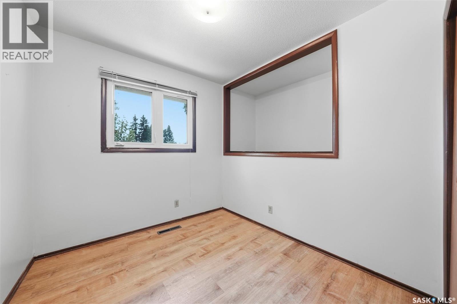 206 Carleton Drive, Saskatoon, SK - Indoor Photo Showing Other Room