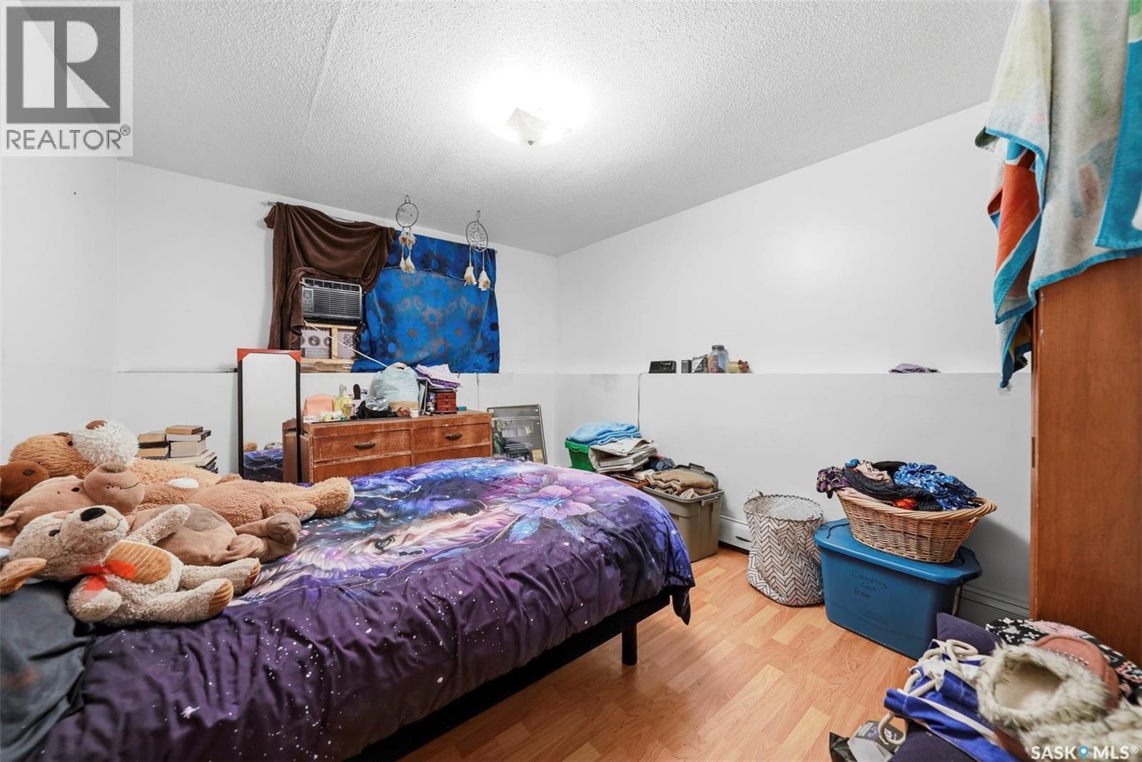 206 Carleton Drive, Saskatoon, SK - Indoor Photo Showing Bedroom