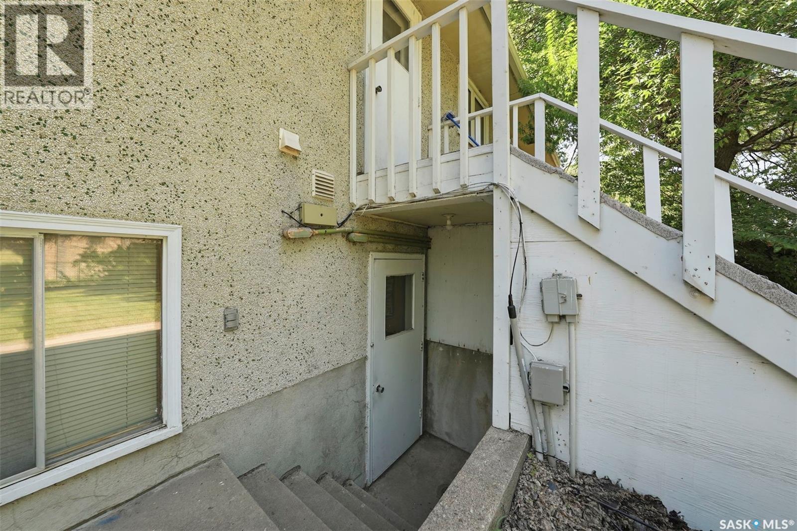 206 Carleton Drive, Saskatoon, SK - Outdoor With Exterior