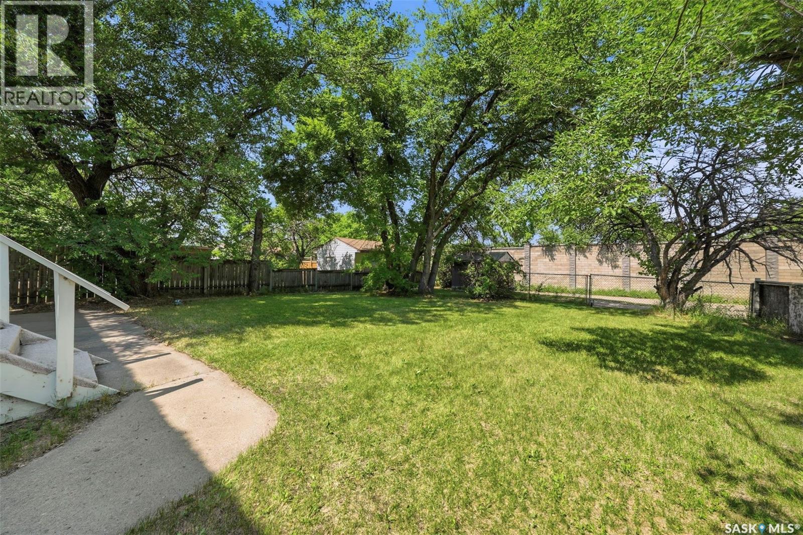 206 Carleton Drive, Saskatoon, SK - Outdoor