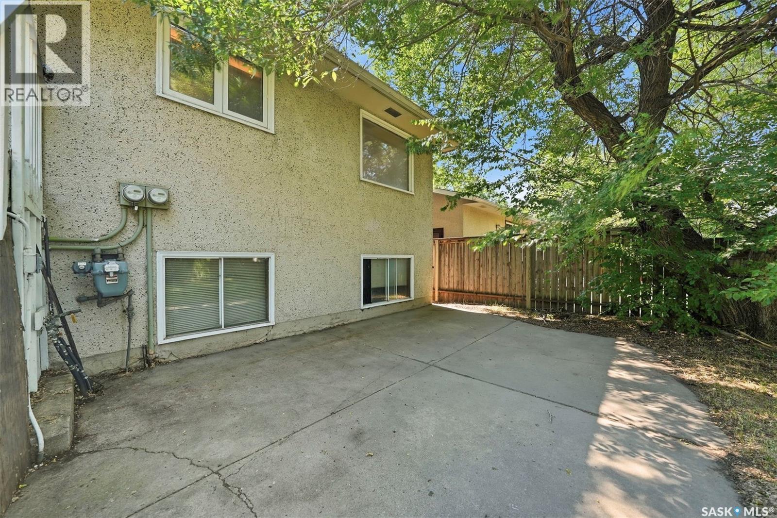 206 Carleton Drive, Saskatoon, SK - Outdoor With Exterior