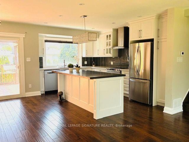 625 Braemore Road, Burlington, ON - Indoor Photo Showing Kitchen With Stainless Steel Kitchen