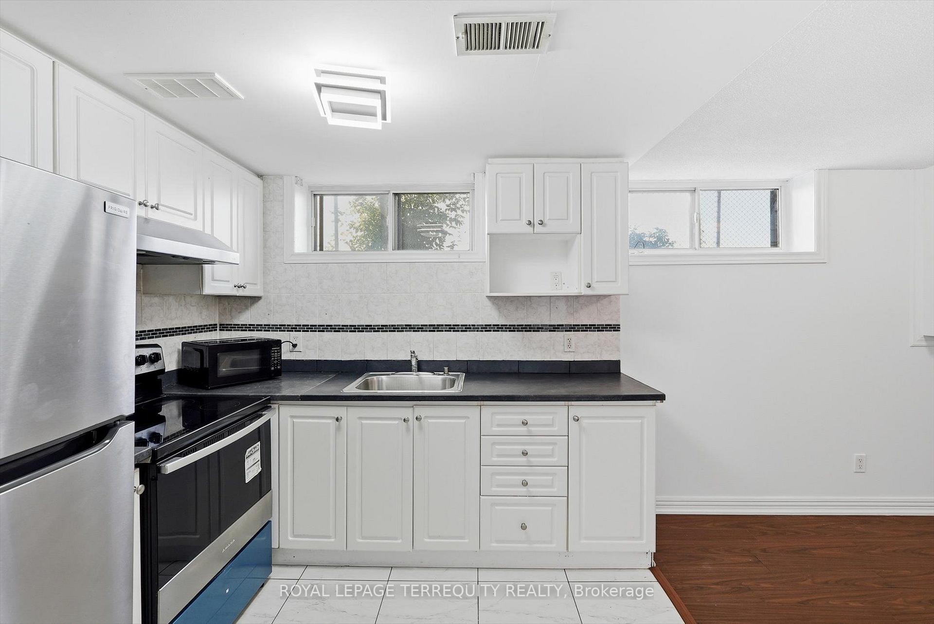 89 Benjamin Boulevard, Toronto, ON