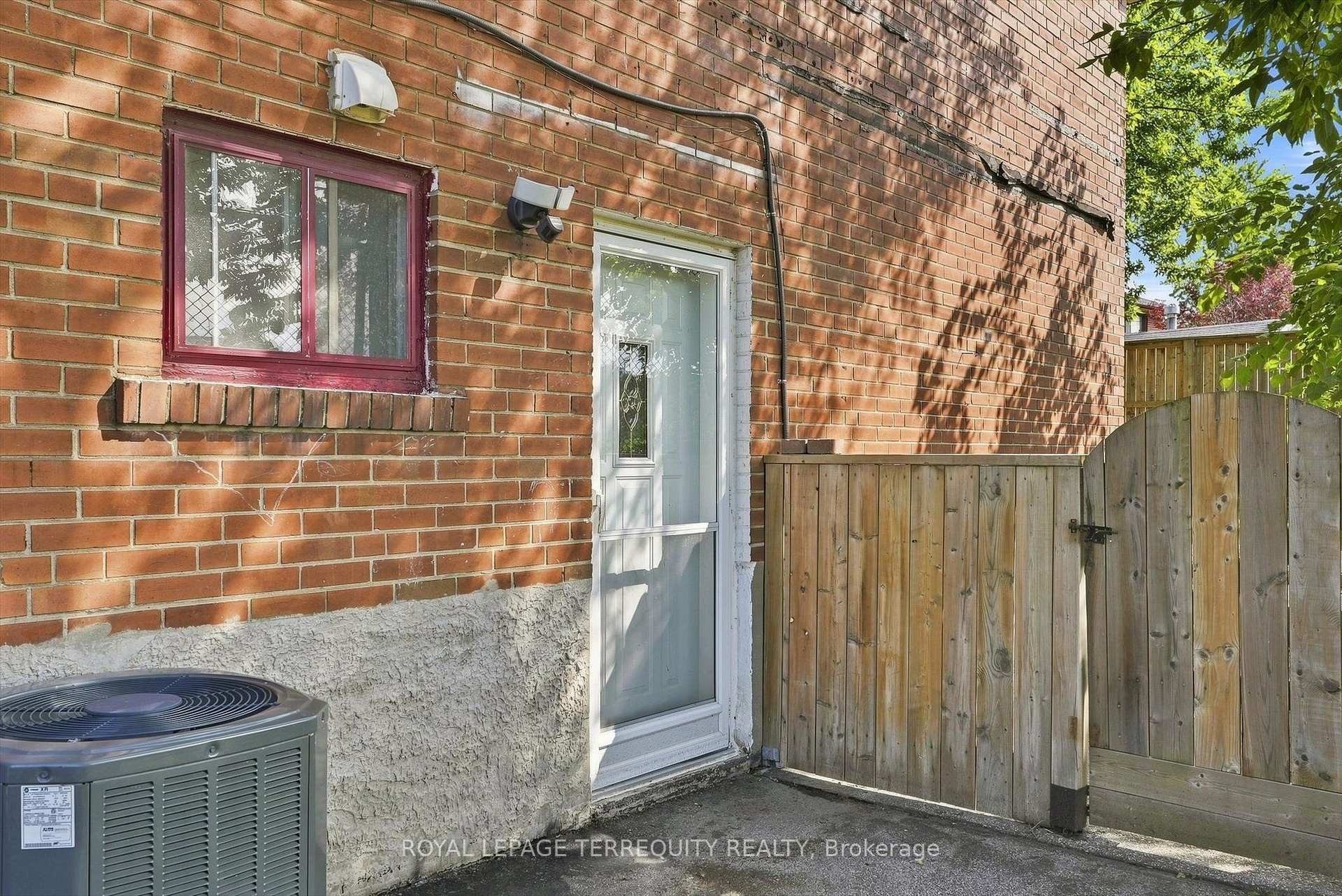 89 Benjamin Boulevard, Toronto, ON