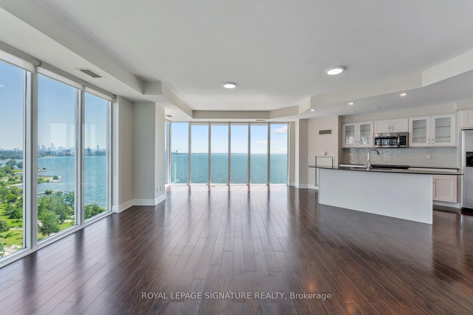 1103-58 Marine Parade Drive, Toronto, ON - Indoor Photo Showing Kitchen