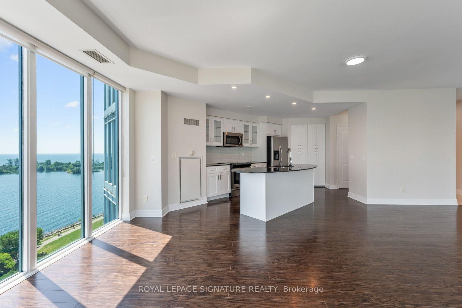 1103-58 Marine Parade Drive, Toronto, ON - Indoor Photo Showing Kitchen