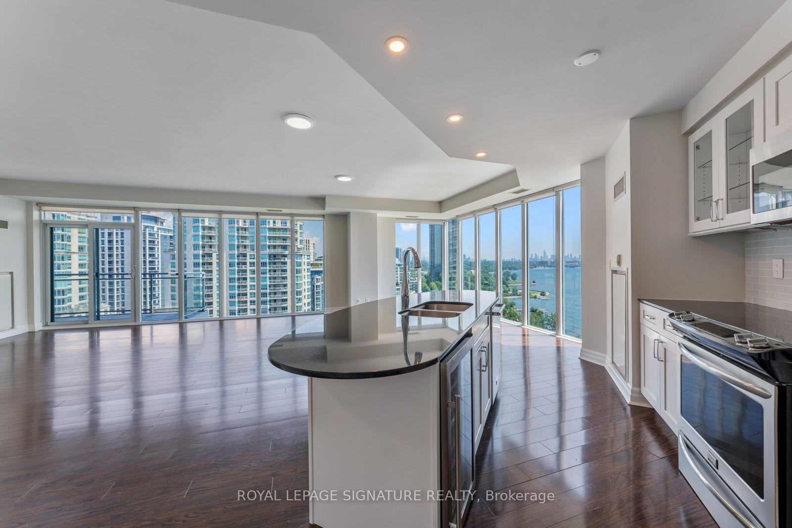 1103-58 Marine Parade Drive, Toronto, ON - Indoor Photo Showing Other Room
