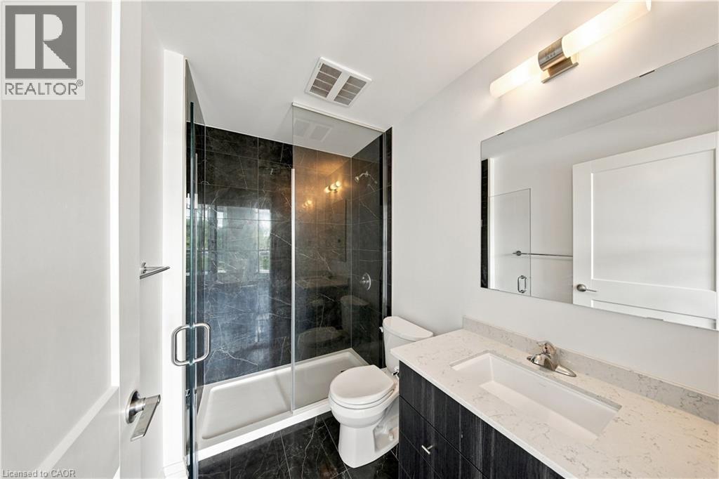 101 Golden Eagle Road Unit# 215, Waterloo, ON - Indoor Photo Showing Bathroom
