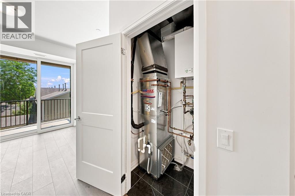 101 Golden Eagle Road Unit# 215, Waterloo, ON - Indoor Photo Showing Other Room
