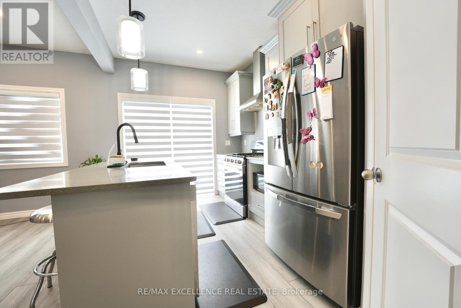 130 Byers Street, London South, ON - Indoor Photo Showing Kitchen
