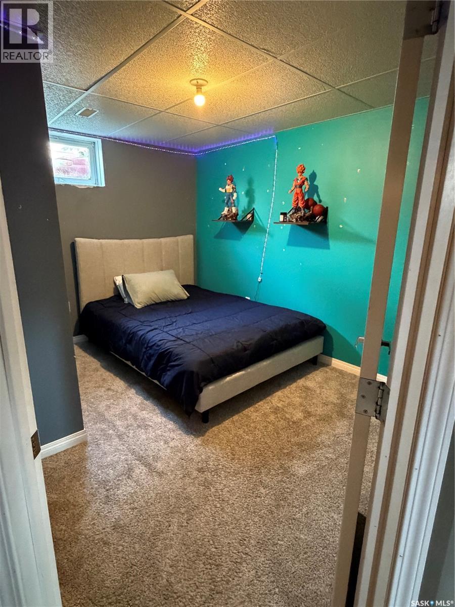 348 Myrtle Avenue, Yorkton, SK - Indoor Photo Showing Bedroom