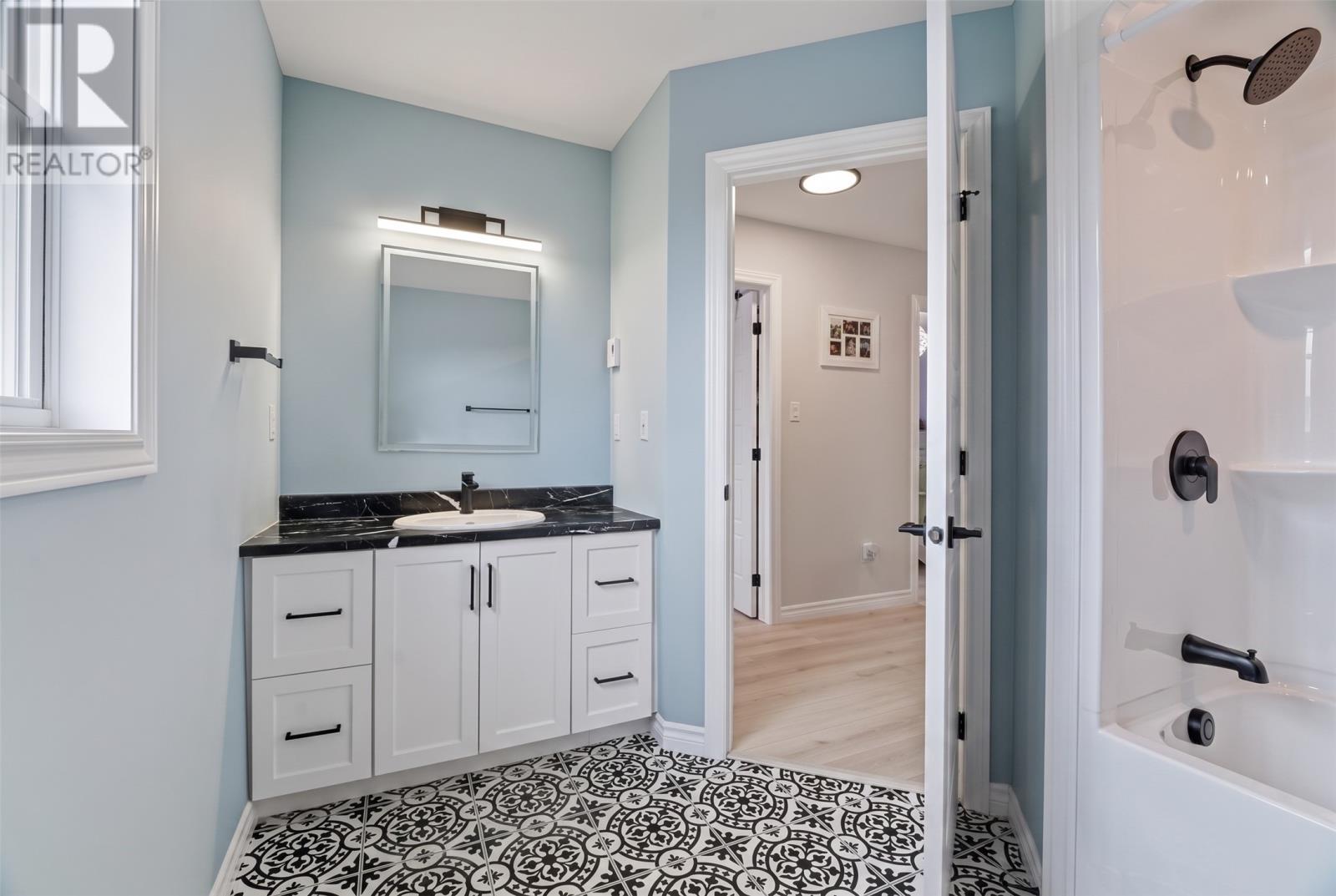 7 Sunset Drive, Holyrood, NL - Indoor Photo Showing Bathroom