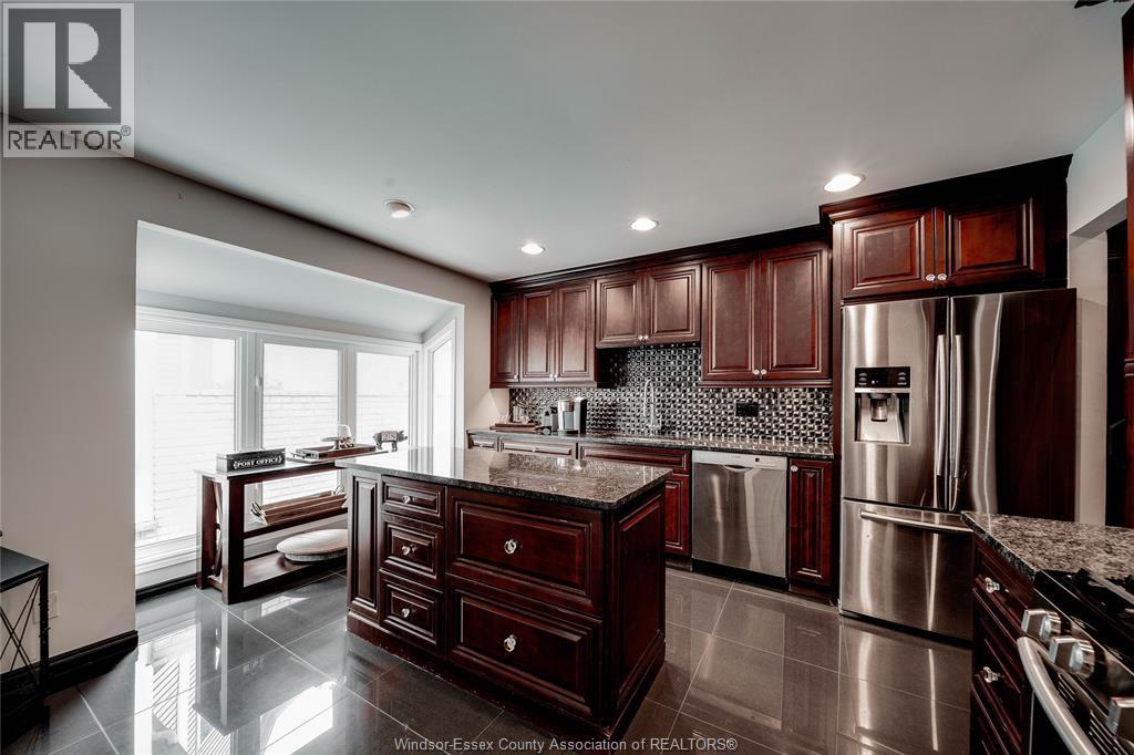 110 Marine Drive Unit# 3, Tecumseh, ON - Indoor Photo Showing Kitchen