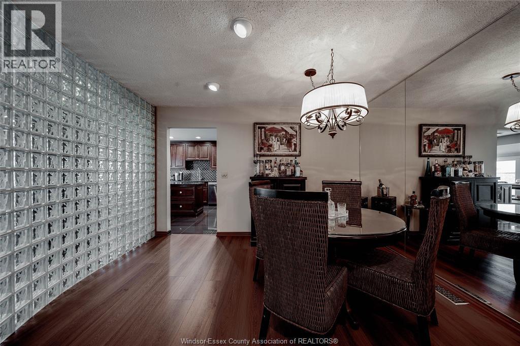 110 Marine Drive Unit# 3, Tecumseh, ON - Indoor Photo Showing Dining Room